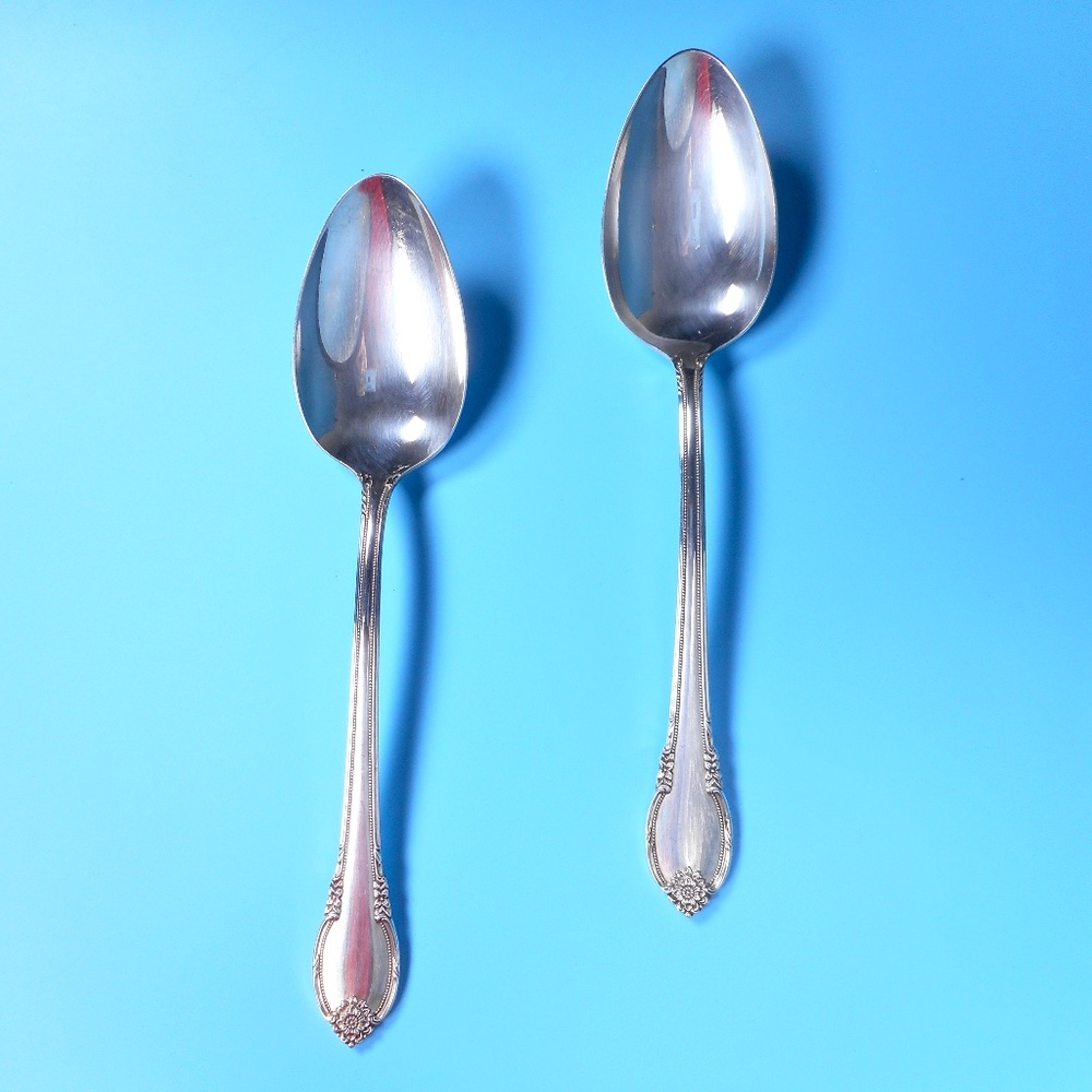 2 Rogers 1847 IS Remembrance Tablespoon Serving Spoon Silver Plated 8 1/2"